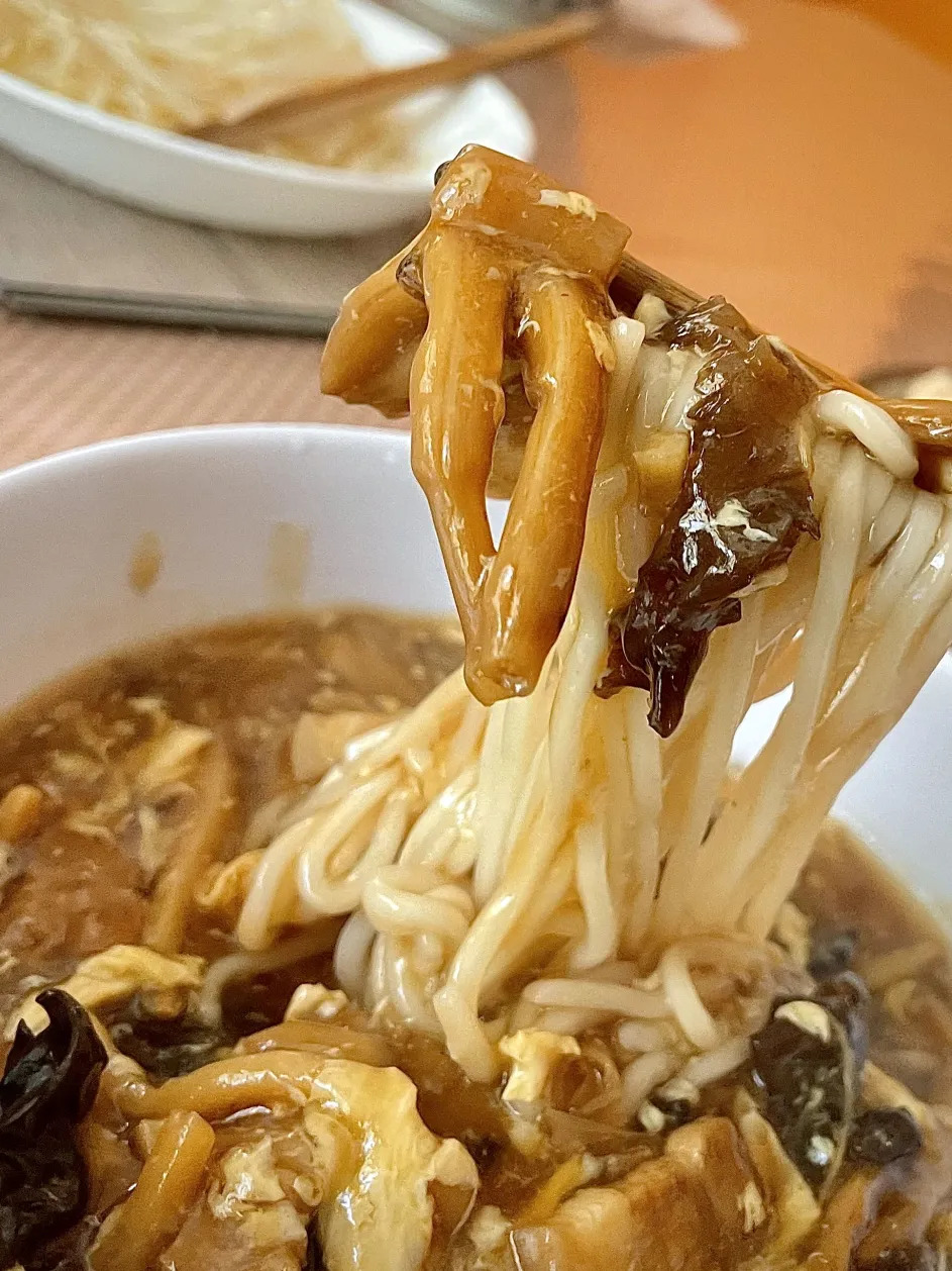 noodles photo by Tina Xing