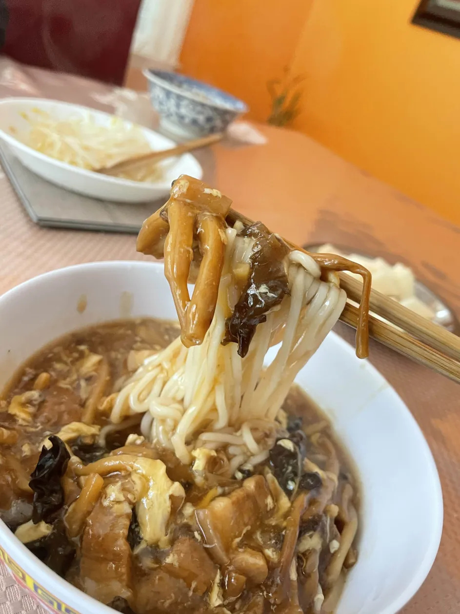 noodles photo by Tina Xing