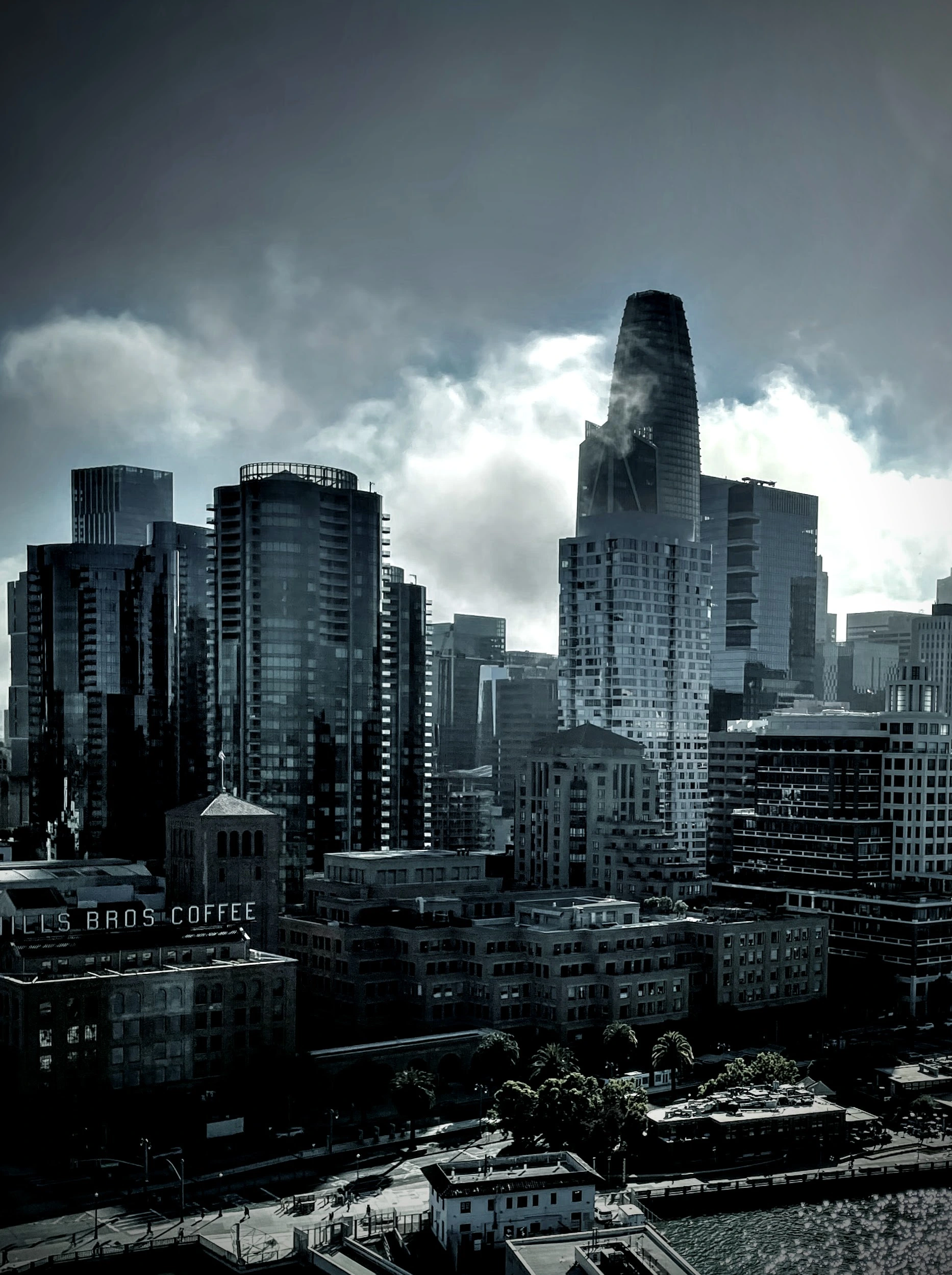 Dramatic City (Los Angeles) shot with iPhone, by Tina Xing photography